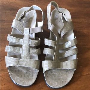 SAS Sandals size 9.5 medium